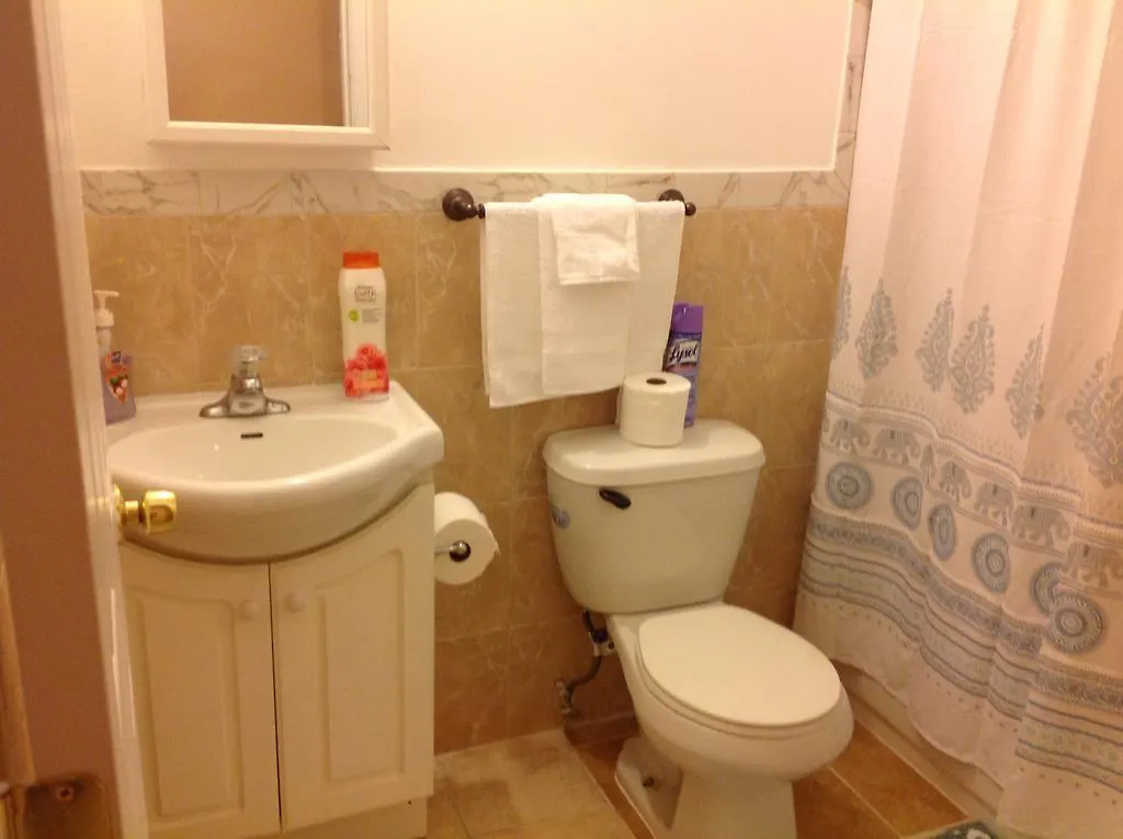 Mojoy Homesuites At Runyon Newark Guest house