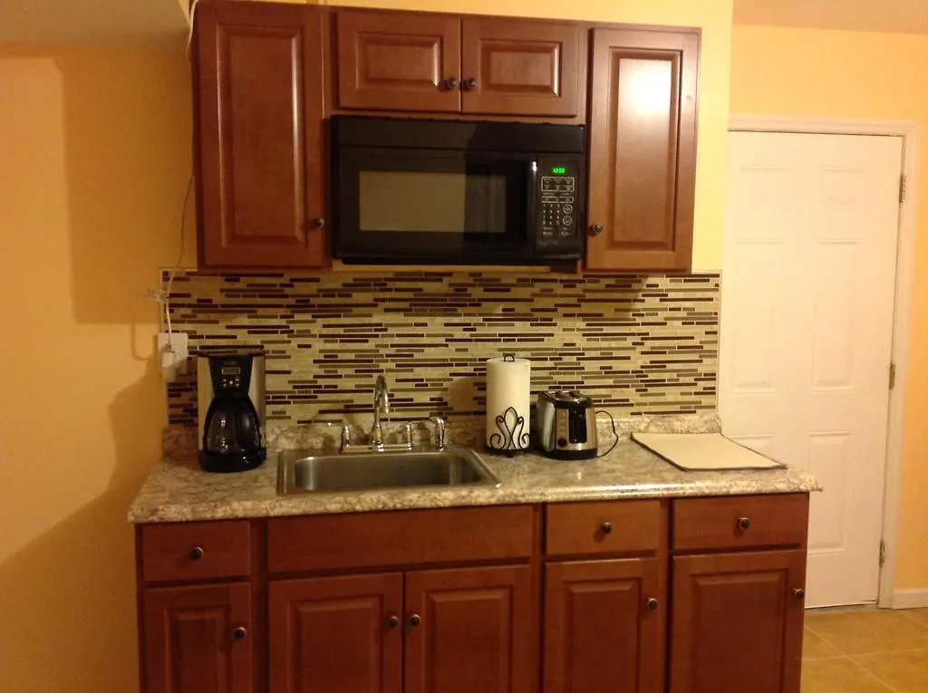 Mojoy Homesuites At Runyon Newark