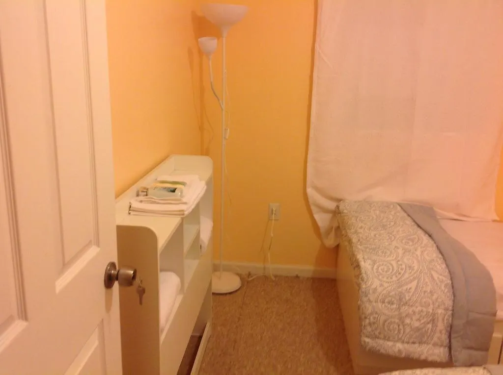 Mojoy Homesuites At Runyon Newark 0*,