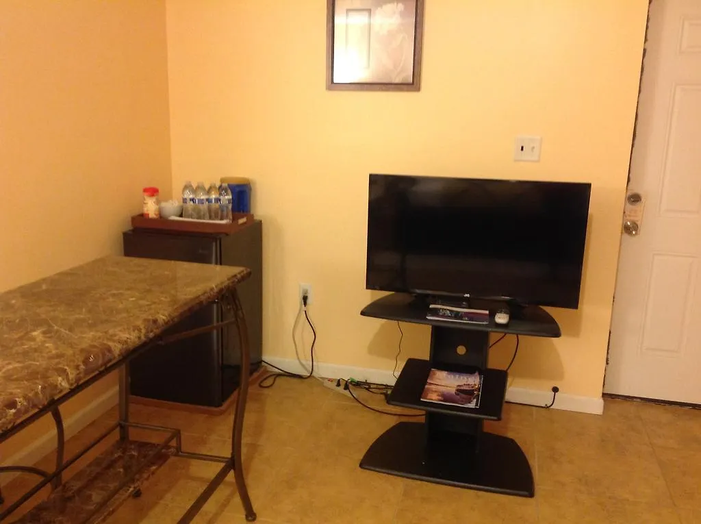 Mojoy Homesuites At Runyon Newark