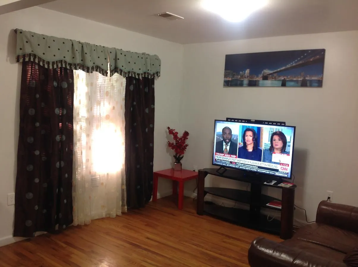 Mojoy Homesuites At Runyon Newark United States