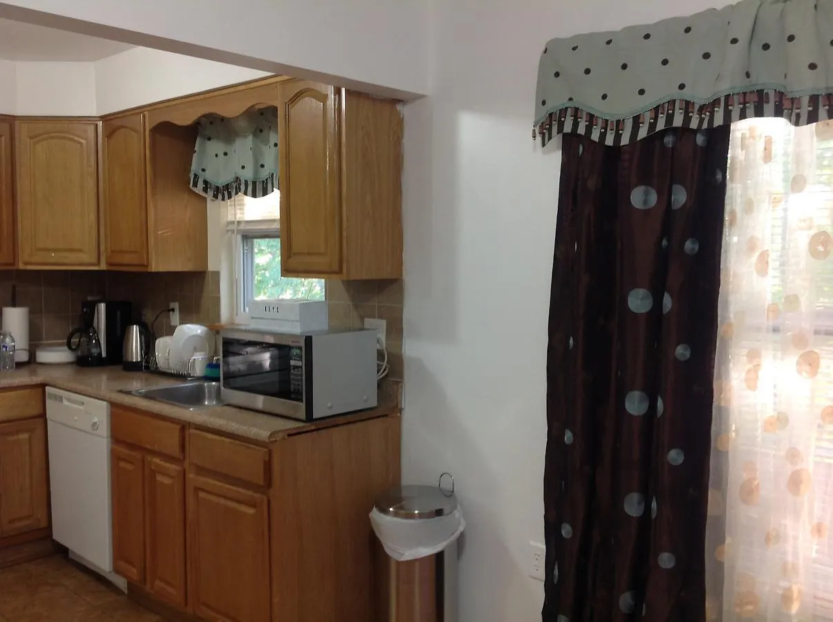 Mojoy Homesuites At Runyon Newark Guest house